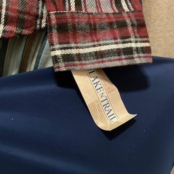 NWT size large fleece shirt brand is lake n trail - Picture 3 of 8